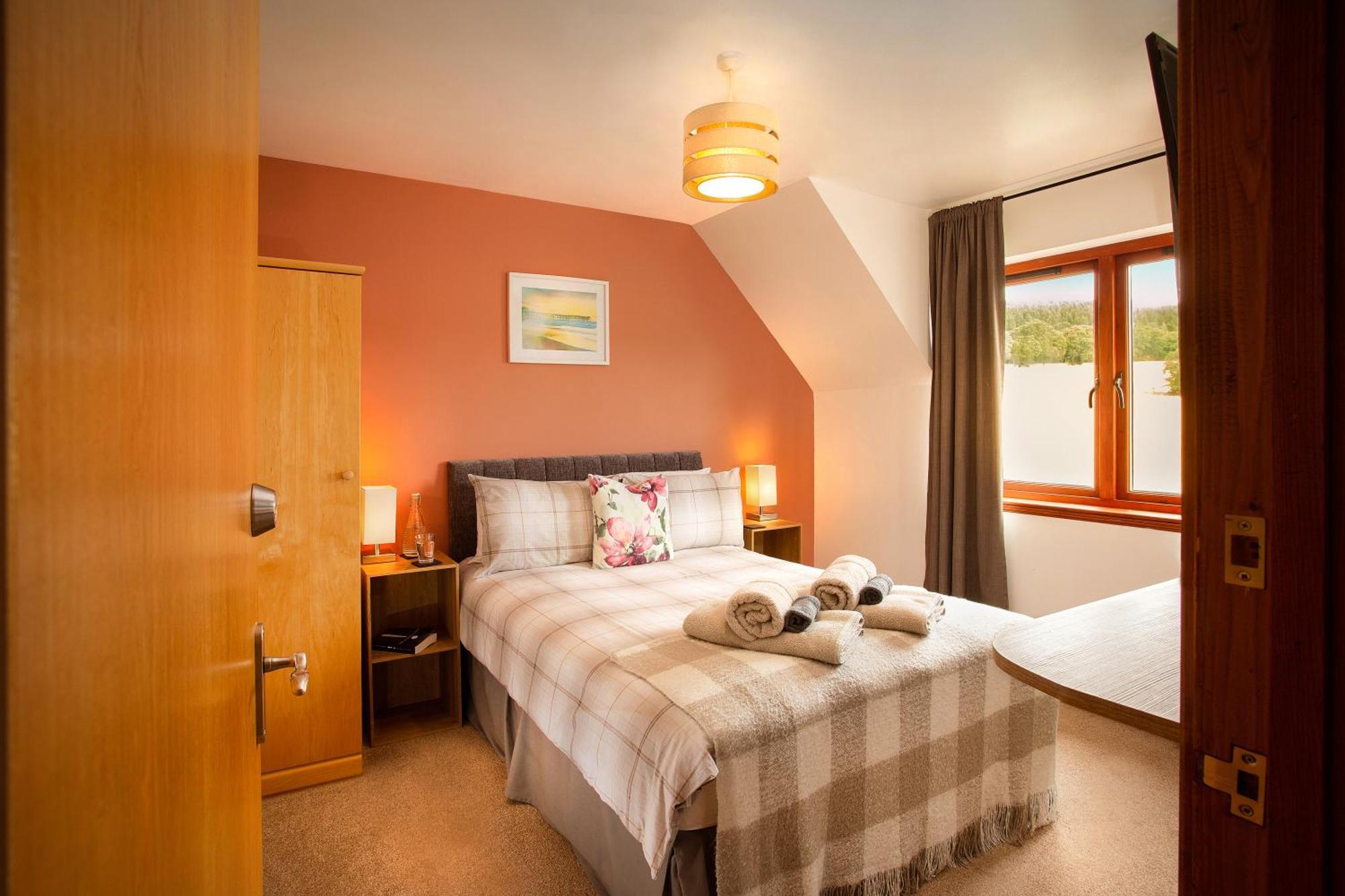 Beechwood Lodge Guesthouse Alness Bagian luar foto