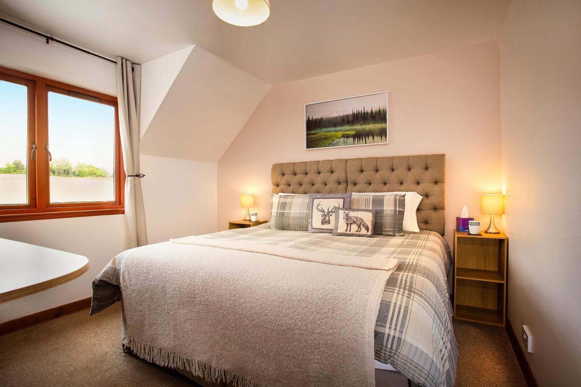 Beechwood Lodge Guesthouse Alness Bagian luar foto