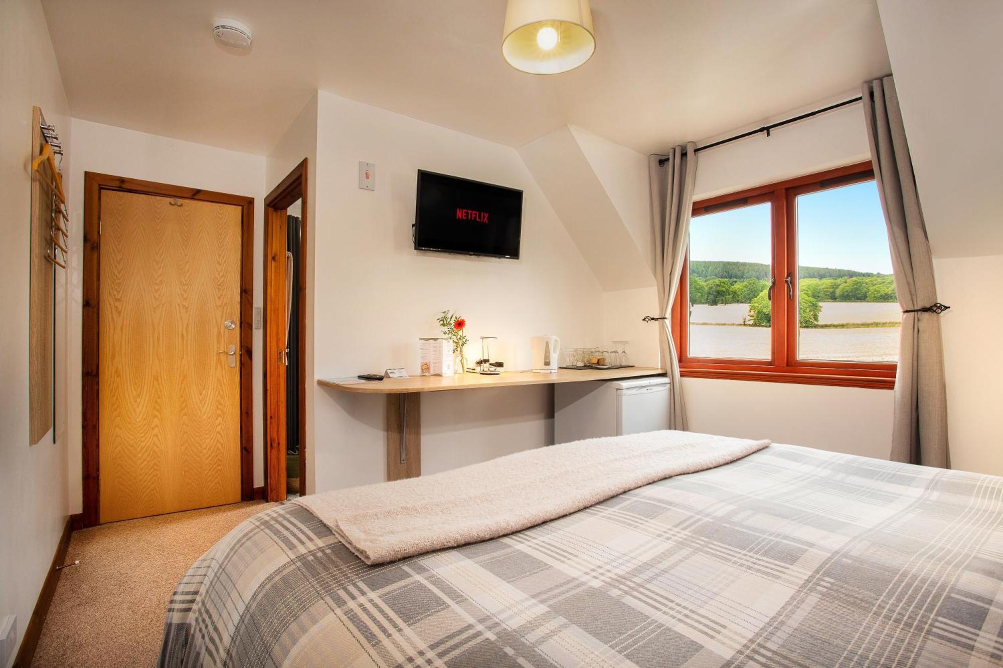 Beechwood Lodge Guesthouse Alness Bagian luar foto