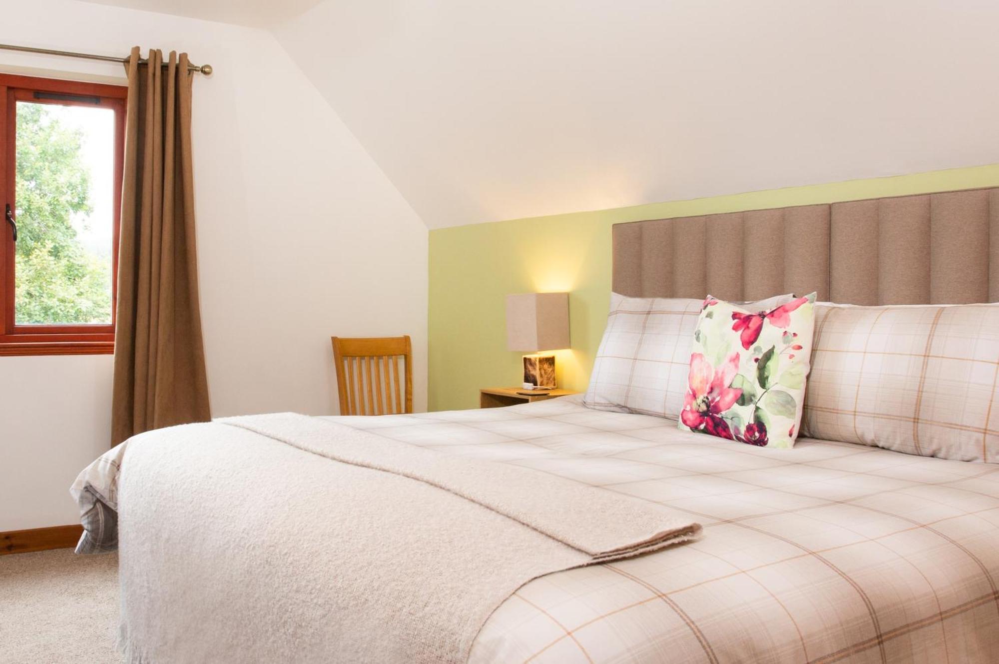 Beechwood Lodge Guesthouse Alness Bagian luar foto