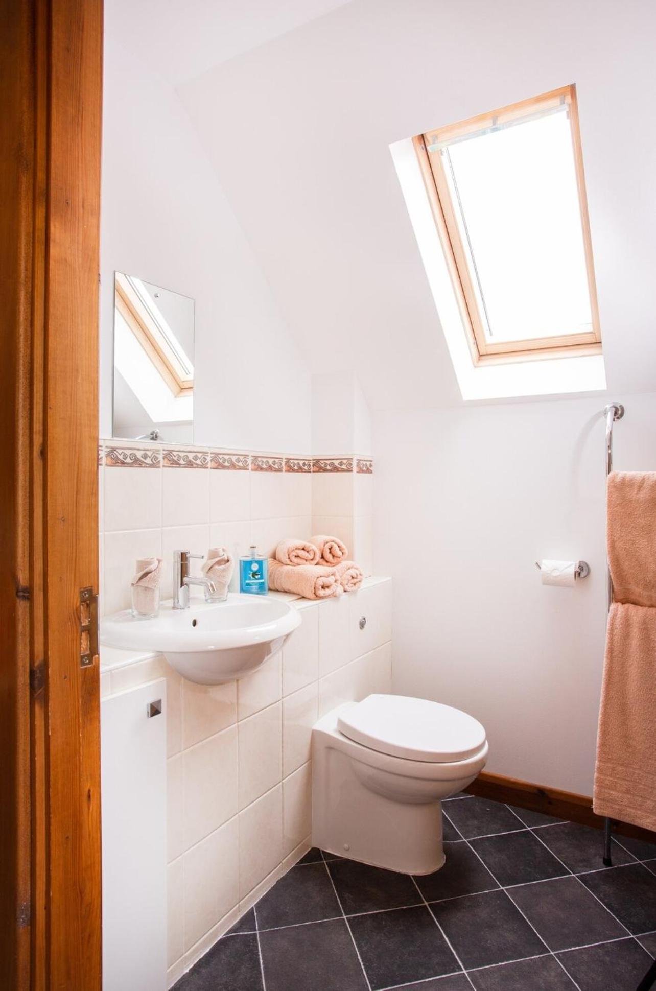 Beechwood Lodge Guesthouse Alness Bagian luar foto