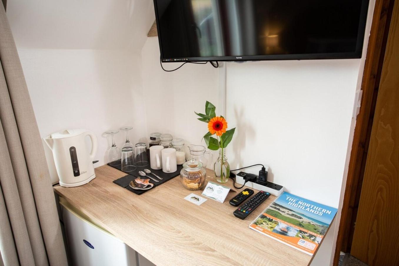 Beechwood Lodge Guesthouse Alness Bagian luar foto