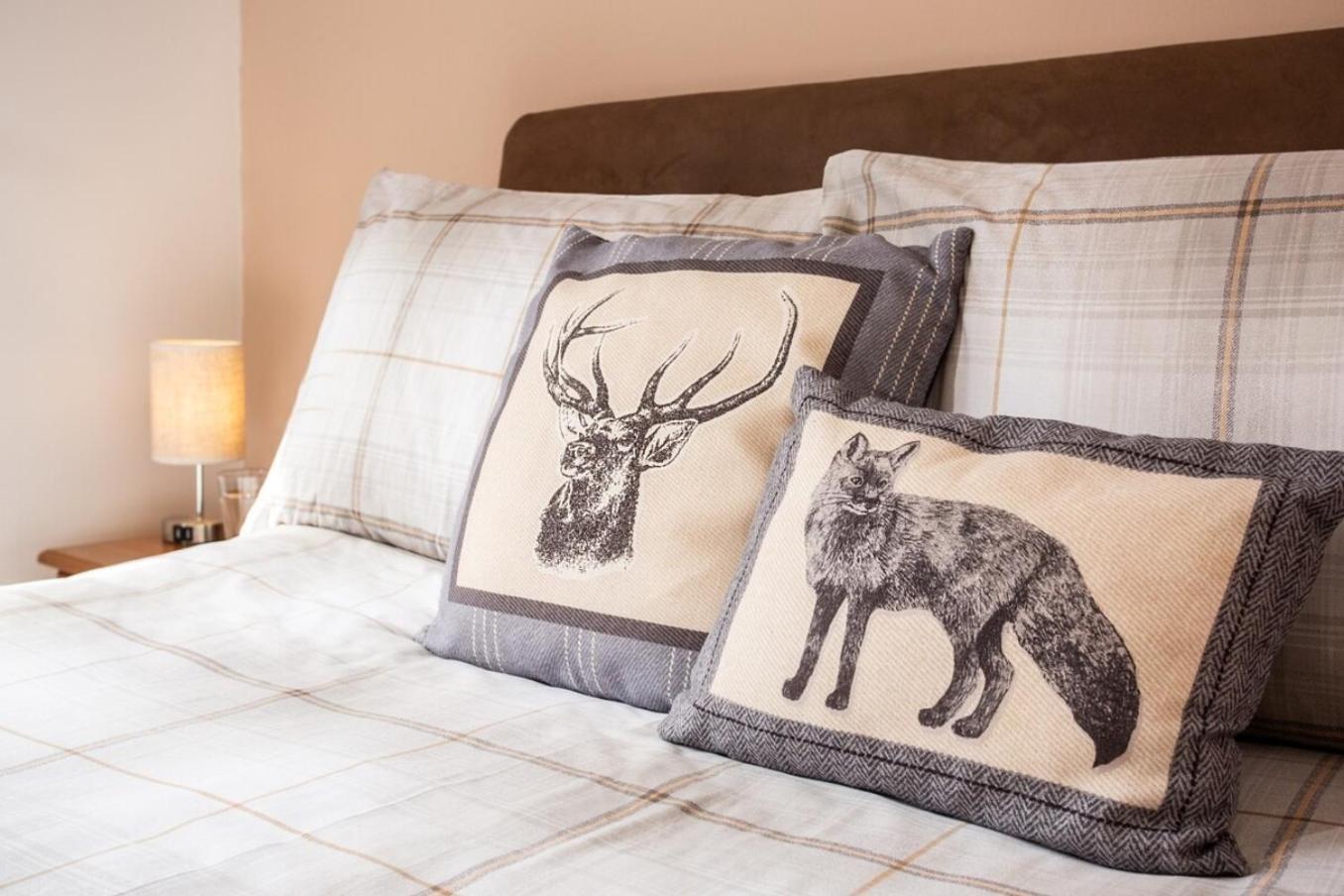 Beechwood Lodge Guesthouse Alness Bagian luar foto