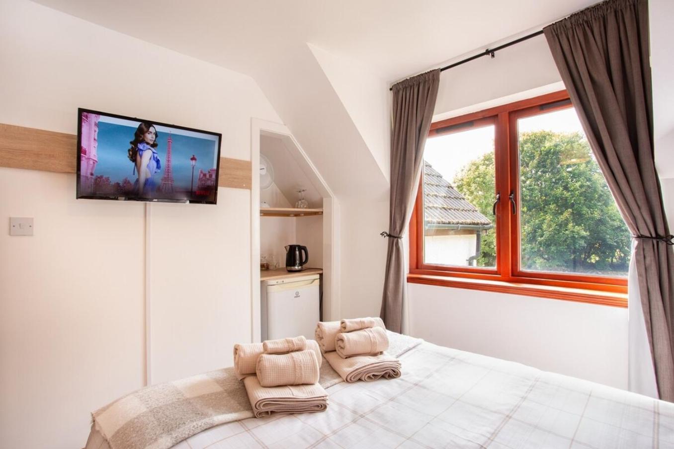 Beechwood Lodge Guesthouse Alness Bagian luar foto
