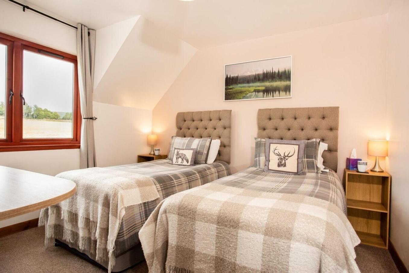 Beechwood Lodge Guesthouse Alness Bagian luar foto